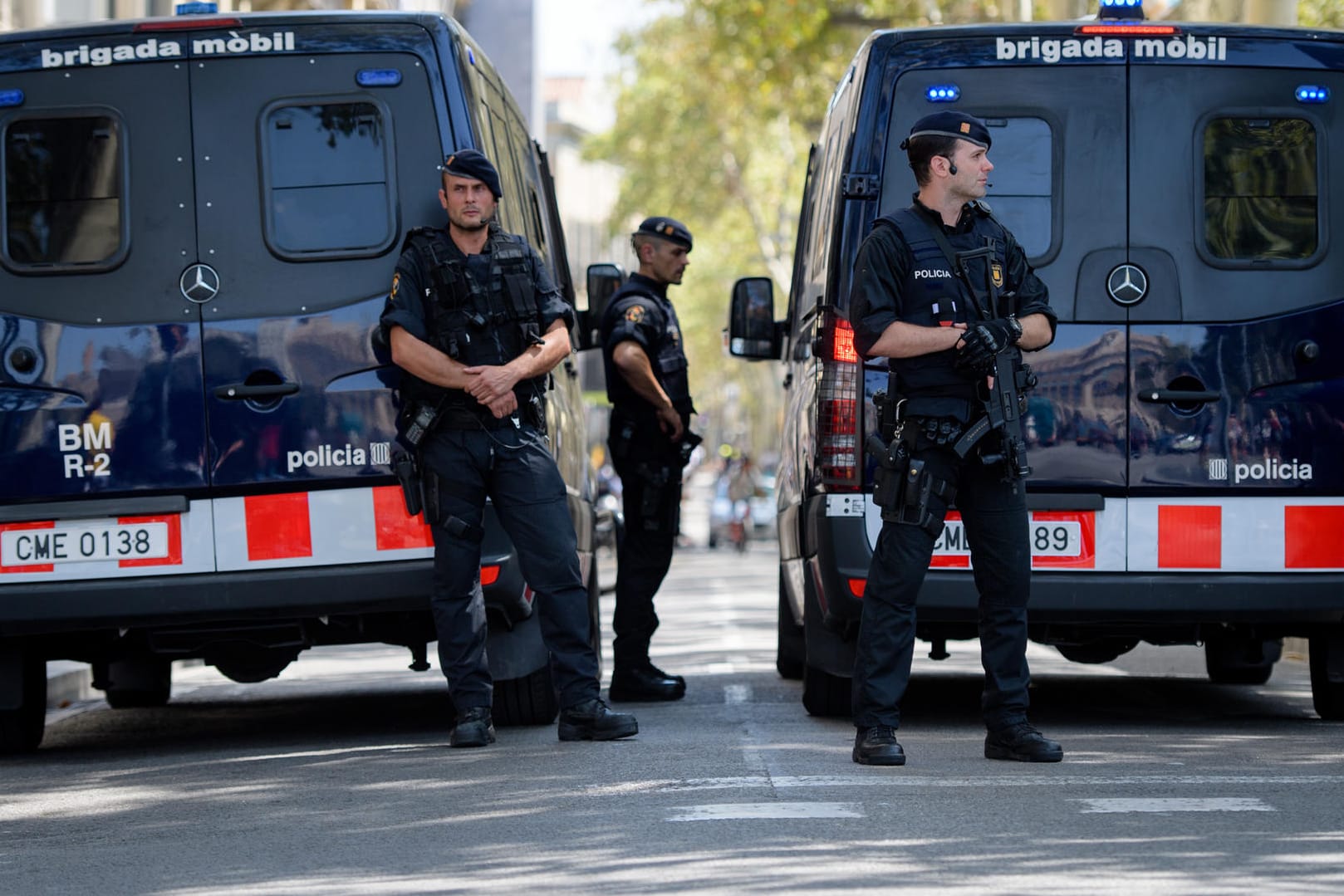 Ist die Polizei nach einem Terroranschlag vor Ort, sollten Sie immer ihre Anweisungen befolgen.