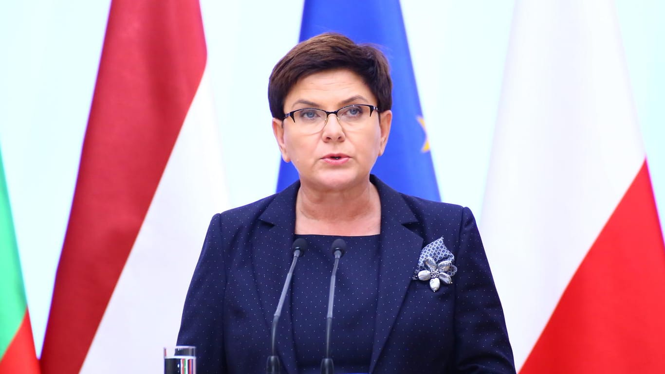 Ministerpräsidentin Beata Szydlo wird ihre Forderungen an Deutschland offiziell vorlegen, sagte sie dem Radiosender RMF FM.