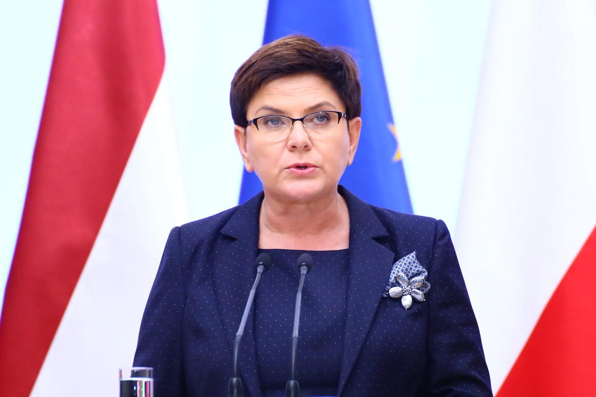 Ministerpräsidentin Beata Szydlo wird ihre Forderungen an Deutschland offiziell vorlegen, sagte sie dem Radiosender RMF FM.