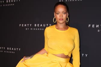 Rihanna steht einfach auf die Farbe Gelb.