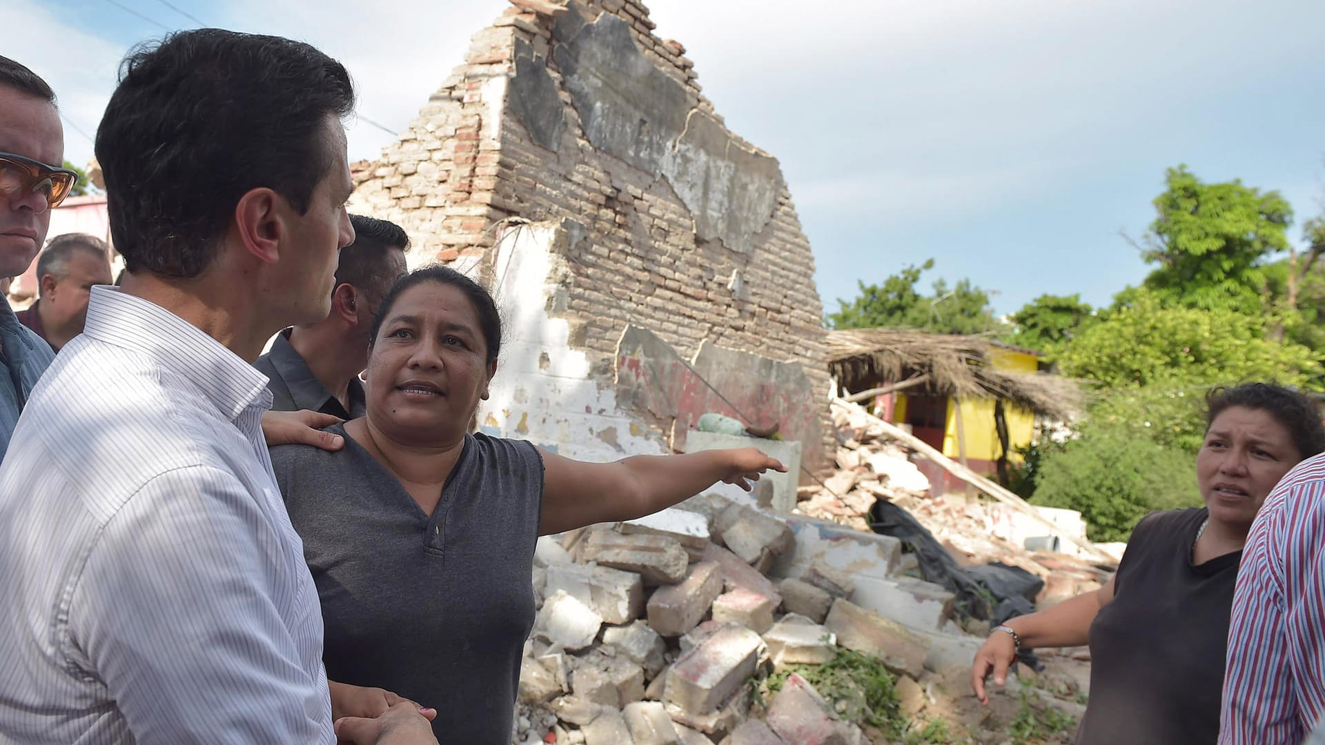 Enrique Pena Nieto besucht Erdbeben-Region in Mexiko Enrique Pena Nieto besucht Erdbeben-Region in Mexiko