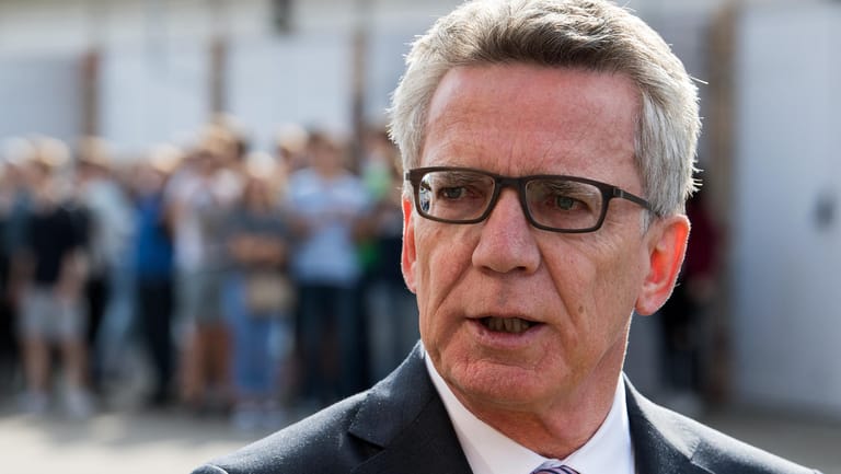 Innenminister de Maiziere will Leistungen für Asylbewerber EU-weit angleichen