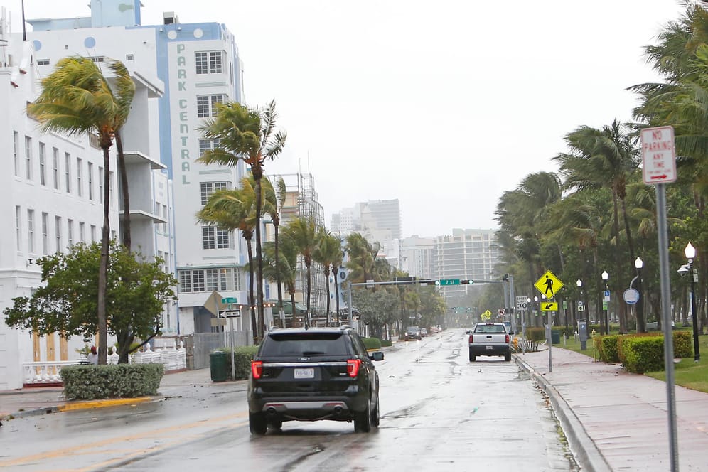Der Gouverneur von Florida hat vor Millionen Einwohner zur Evakuierung aufgerufen
