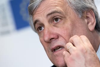 Der Präsident des Europaparlaments, Antonio Tajani, fordert einen Flüchtlings-Deal mit Libyen.