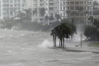 Sturmfluten in Miami während des Hurrikans "Irma" im Jahr 2017: Wetterkatastrophen werden laut des Befundes immer häufiger Metropolen treffen.