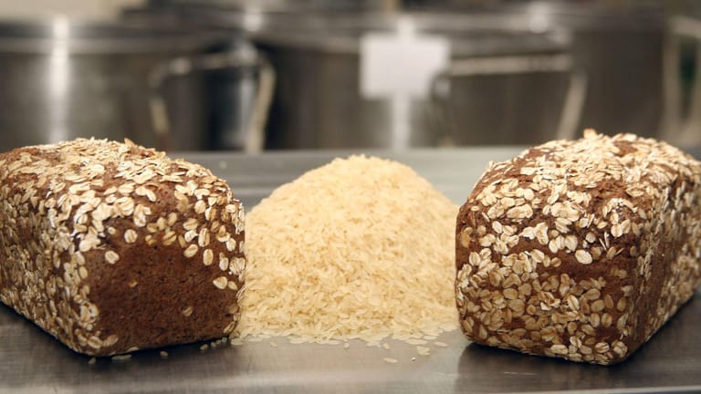Forscher der Universität Hiroshima haben eine Methode entwickelt, um Backwaren aus reinem Reismehl herzustellen.