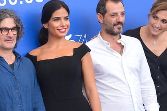 Ziad Doueiri (links im Bild) bei den 74. Filmfestspielen in Venedig.