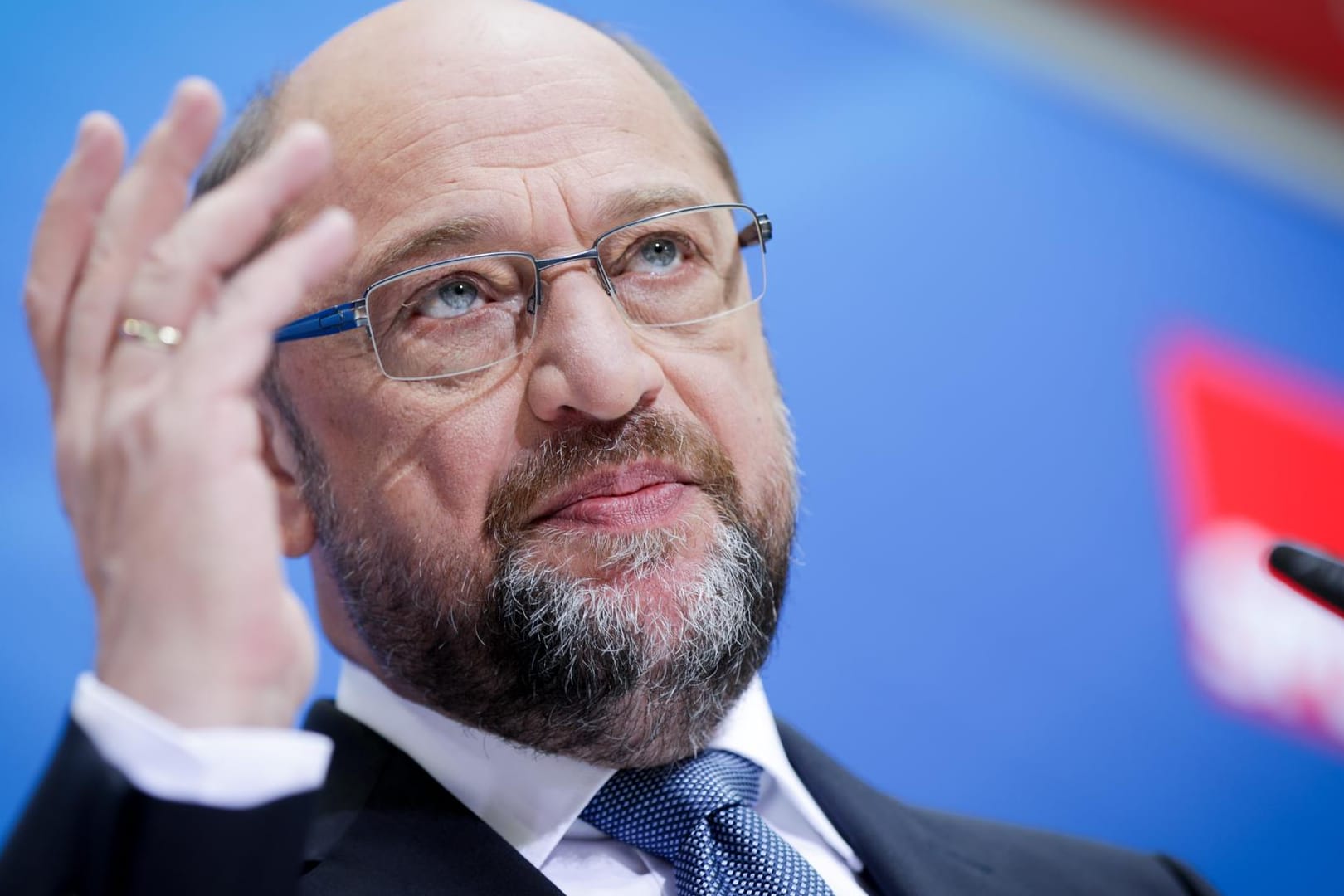 Zwei Wochen vor der Bundestagswahl hat SPD-Kanzlerkandidat dazu aufgerufen, Kanzlerin Angela Merkel abzuwählen.
