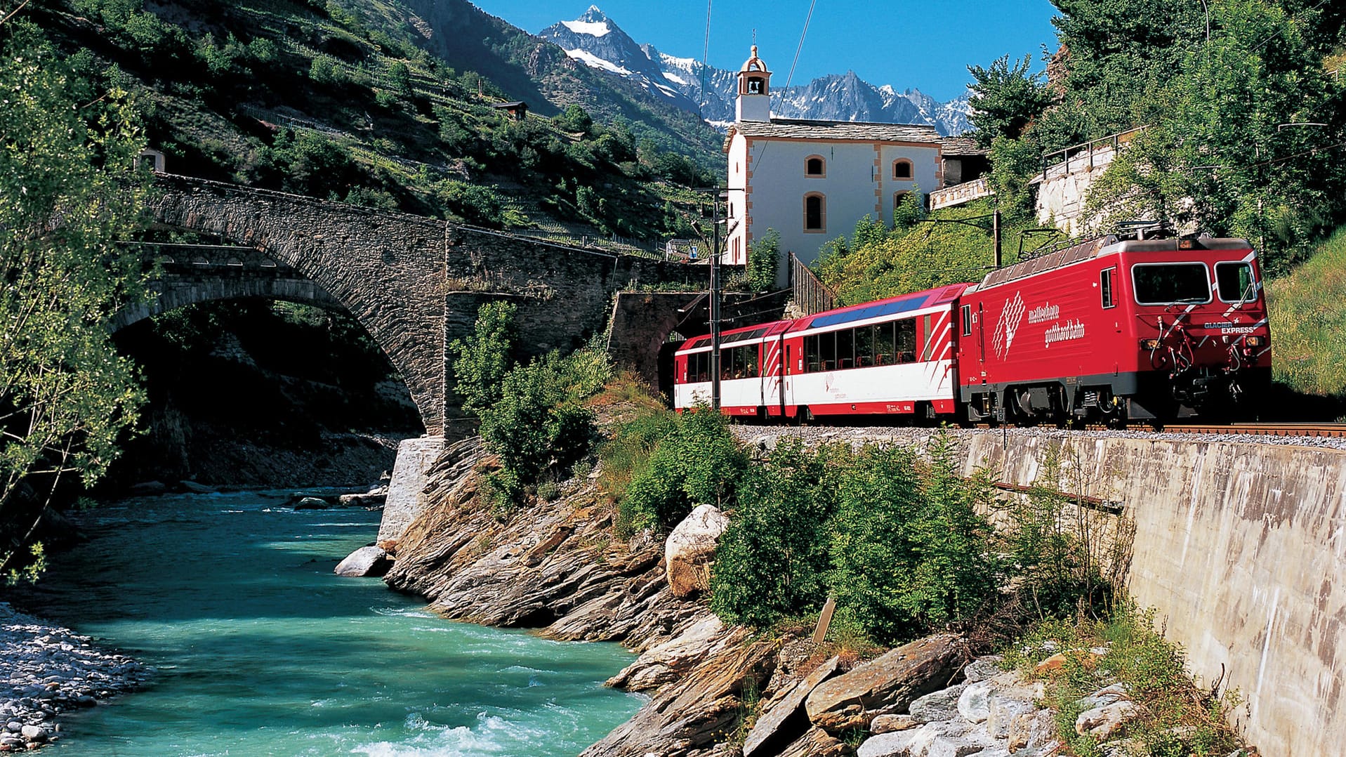 Die Schweizer Matterhorn-Gotthard-Bahn legt insgesamt 3300 Höhenmeter zurück.