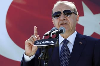 Der türkische Präsident Recep Tayyip Erdogan setzt gegenüber Deutschland weiter auf Konfrontation.