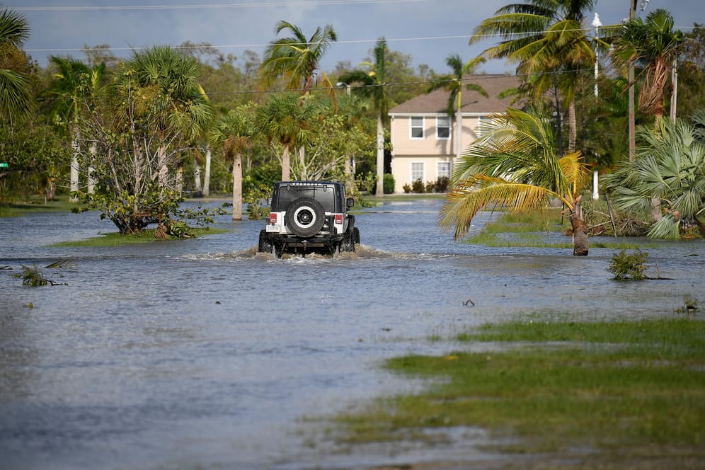 Hurrikan "Irma" hinterlässt auch in den USA, wie hier in Everglades City (Florida), Chaos und Zerstörung. Ob Hurrikans auf einen Klimawandel zurückzuführen sind, ist umstritten.