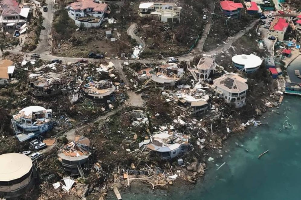 Der Milliardär Richard Branson ist nach Puerto Rico gereist, um dort Hilfsaktionen und Wiederaufbaupläne für die Karibik anzustoßen.