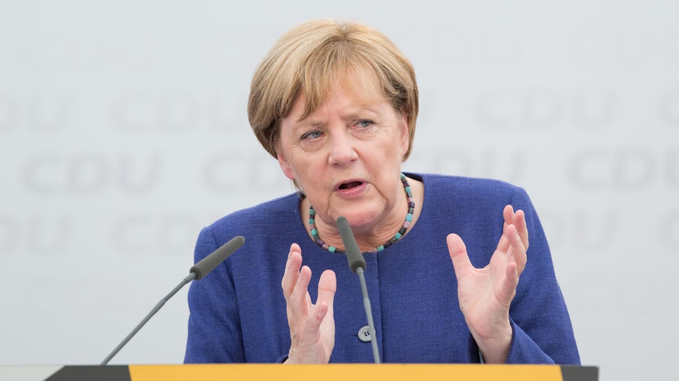 Bundeskanzlerin Angela Merkel sieht nach Ungarns Reaktion auf das EuGH-Urteil "eine sehr grundsätzliche Frage Europas berührt".