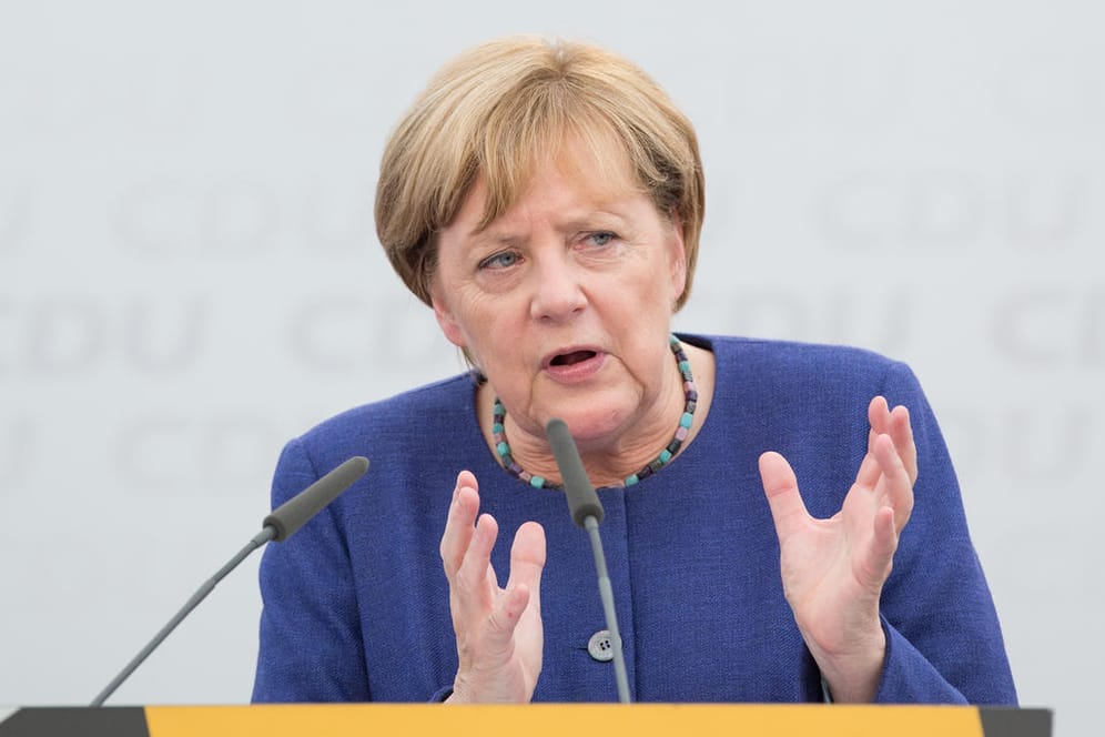 Bundeskanzlerin Angela Merkel sieht nach Ungarns Reaktion auf das EuGH-Urteil "eine sehr grundsätzliche Frage Europas berührt".