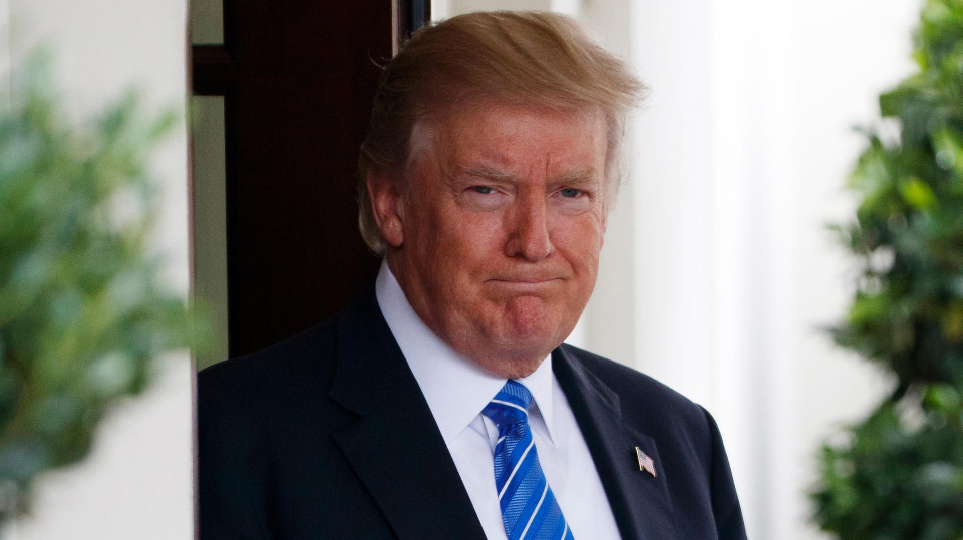 US-Präsident Donald Trump wurde für seine schwache und nicht einheitliche Haltung zu Rechtsextremismus sowohl im In- als auch im Ausland kritisiert.