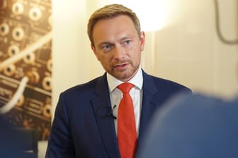 Christian Lindner, Spitzenkandidat und Vorsitzender der FDP, stellte sich den Fragen von t-online.de.