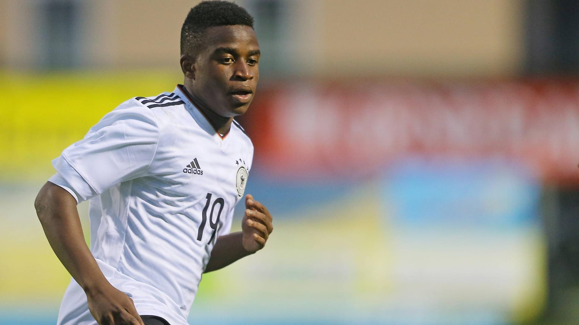 Nummer 19: Moukoko im Spiel gegen Österreich.