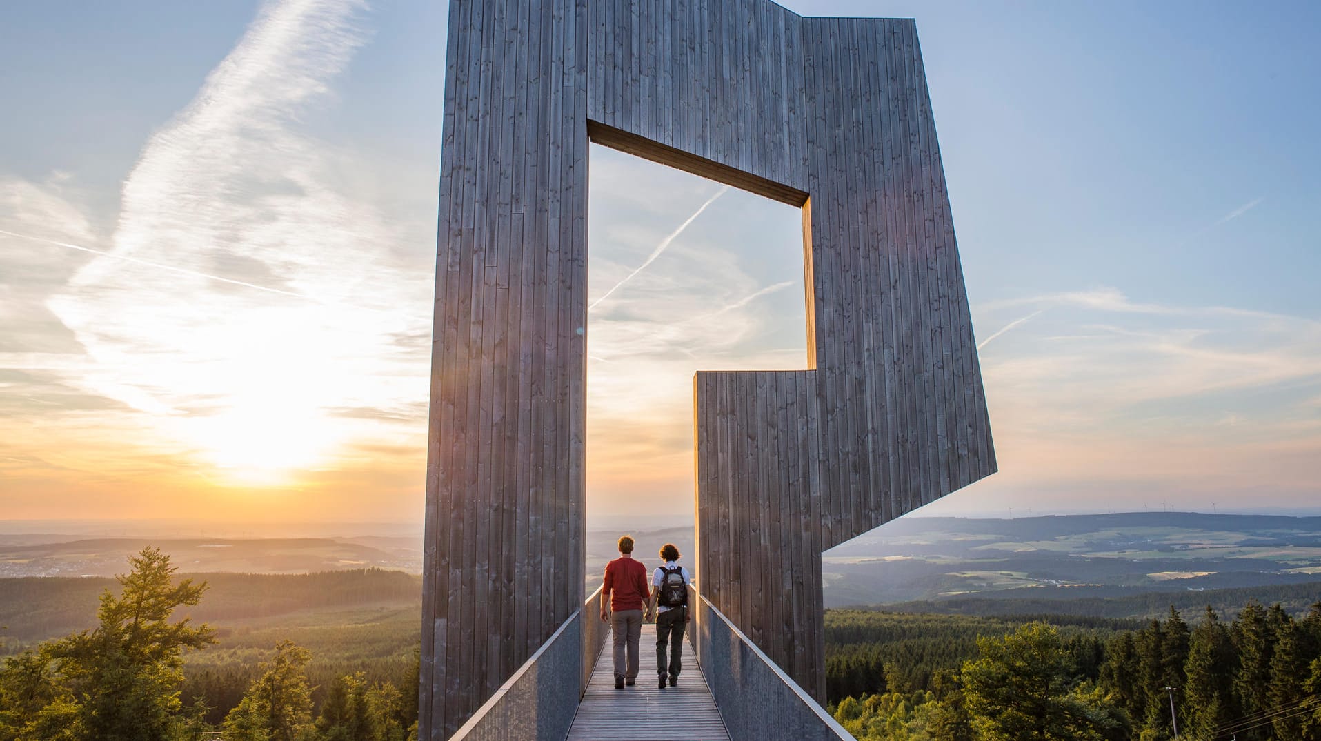 Die Skulptur "Windklang" auf dem Erbeskopf auf der Etappe 10 des Saar-Hunsrück-Steigs.