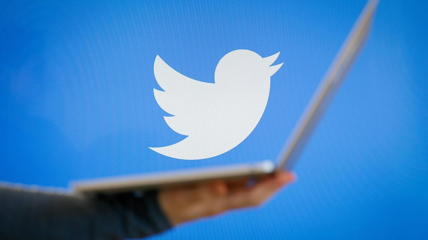 Monatlich nutzen knapp 330 Millionen Menschen Twitter.