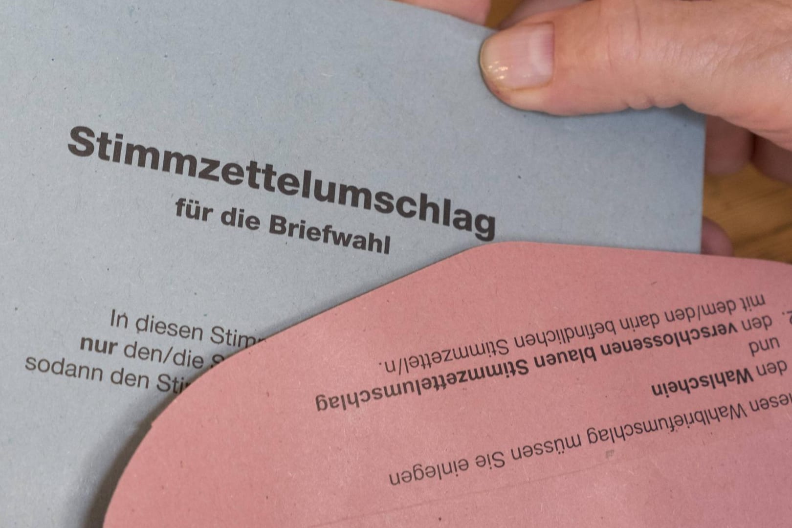 Birefwahlunterlagen zur bevorstehenden Bundestagswahl (Symbolbild)