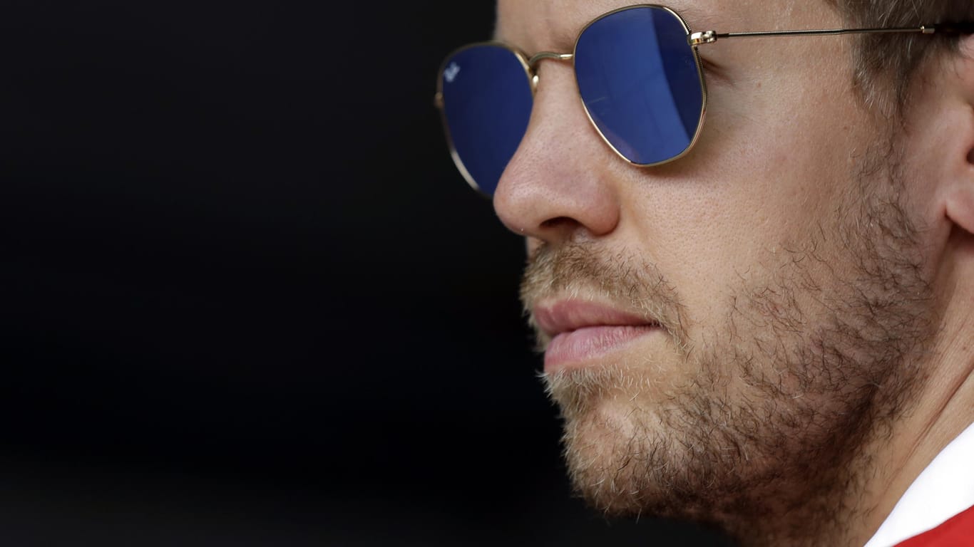 Ferrari-Pilot Sebastian Vettel liegt in der WM-Wertung drei Zähler hinter Lewis Hamilton.