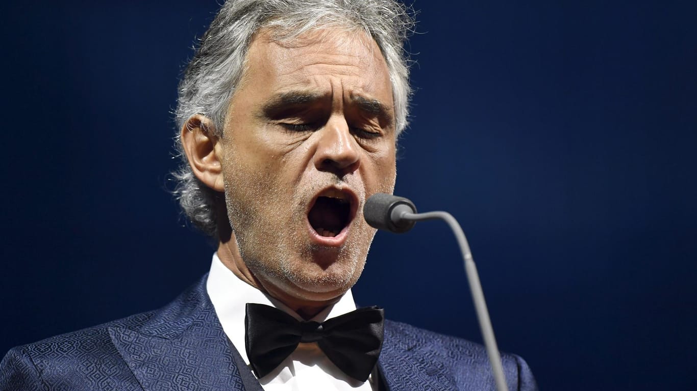 Andrea Bocelli hat das für Freitag geplante Konzert in Rom nicht abgesagt.