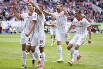 Team Fortuna Duesseldorf jubelt nach seinem Tor zum 1:0 gegen Union Berlin.