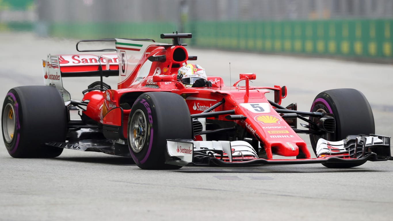 Sebastian Vettel demonstrierte im ersten Training in Singapur seine Stärke.