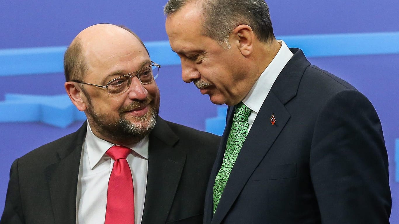 Martin Schulz und Recep Tayyip Erdogan: Der SPD-Spitzenkandidat machte Werbung mit seiner kritischen Haltung gegenüber der türkischen Regierung.