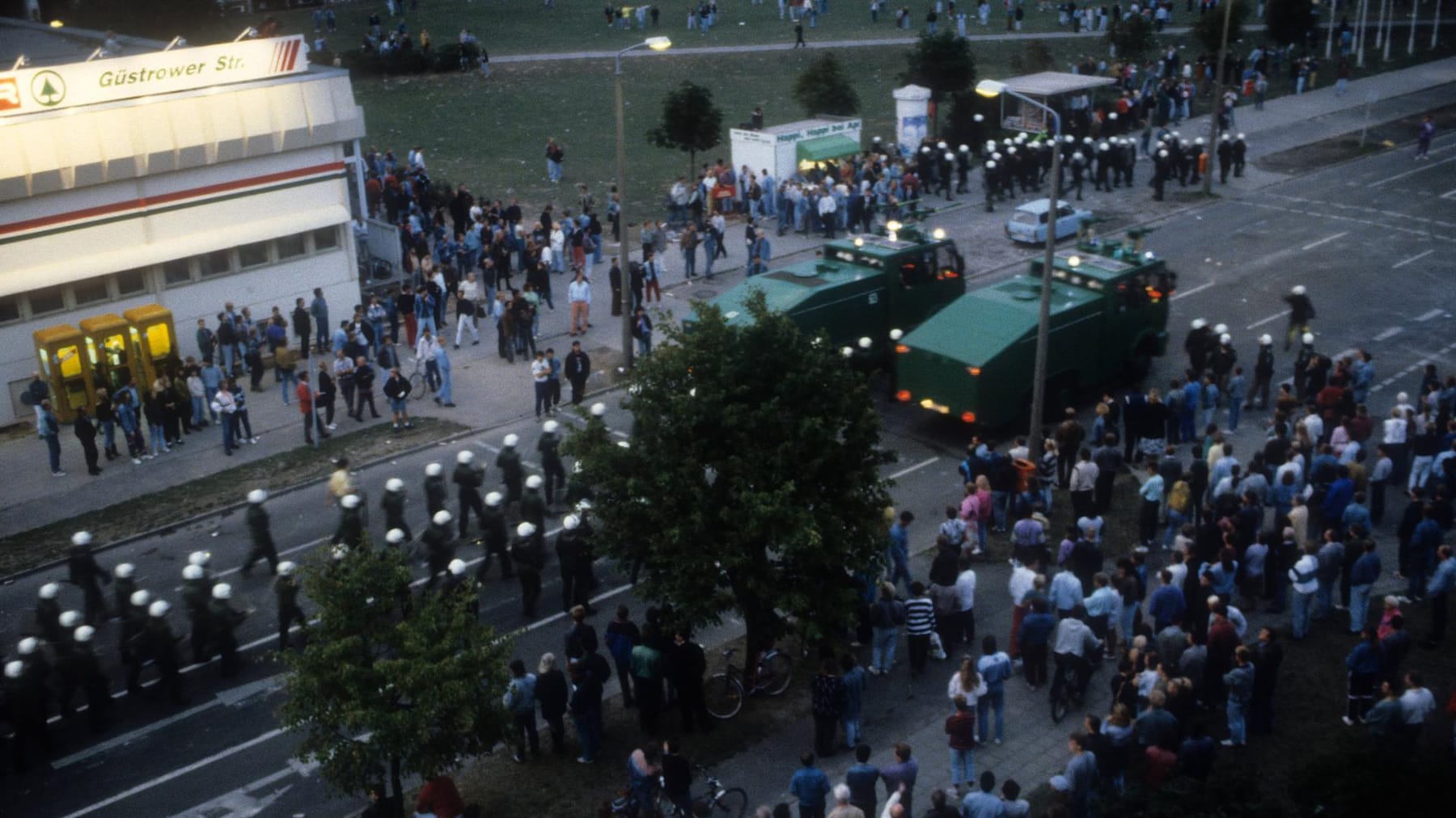 Ministerin entschuldigt sich für RostockLichtenhagen