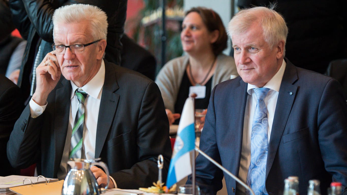 Horst Seehofer (CSU), Ministerpräsident von Bayern sieht einer Koalition mit den Grünen unter Winfried Kretschmann optimistisch entgegen.