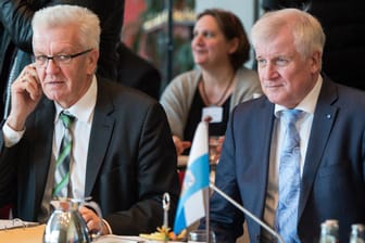 Horst Seehofer (CSU), Ministerpräsident von Bayern sieht einer Koalition mit den Grünen unter Winfried Kretschmann optimistisch entgegen.