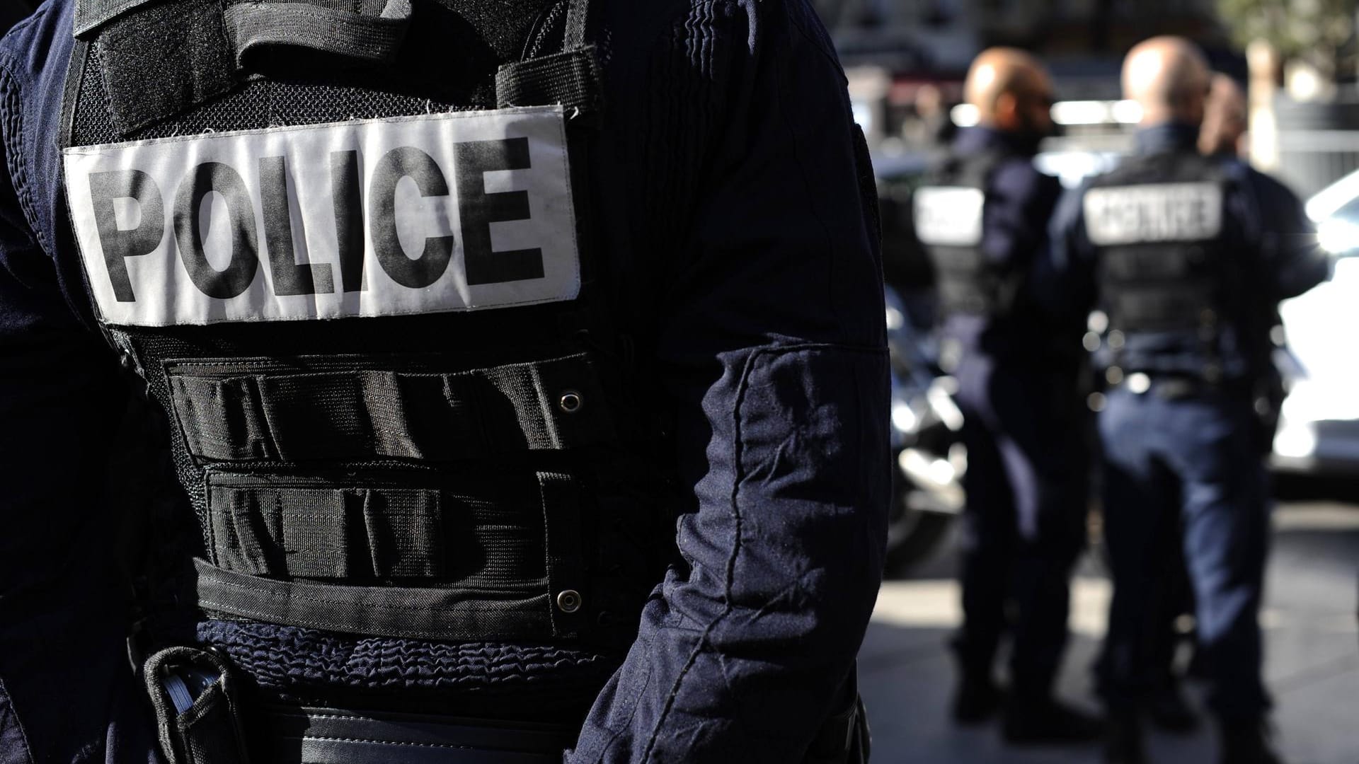 Im Marseiller Hauptbahnhof verletzte eine offenbar psychisch Verwirrte vier Touristen mit Säure. Im Marseiller Hauptbahnhof verletzte eine offenbar psychisch Verwirrte vier Touristen mit Säure.