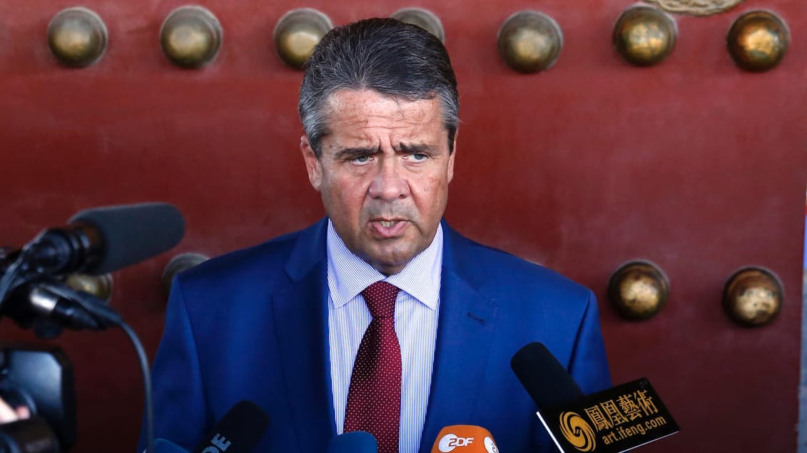 Sigmar Gabriel hat am Sonntag in Peking politische Gespräche über das nordkoreanische Atomprogramm geführt. Sigmar Gabriel hat am Sonntag in Peking politische Gespräche über das nordkoreanische Atomprogramm geführt.