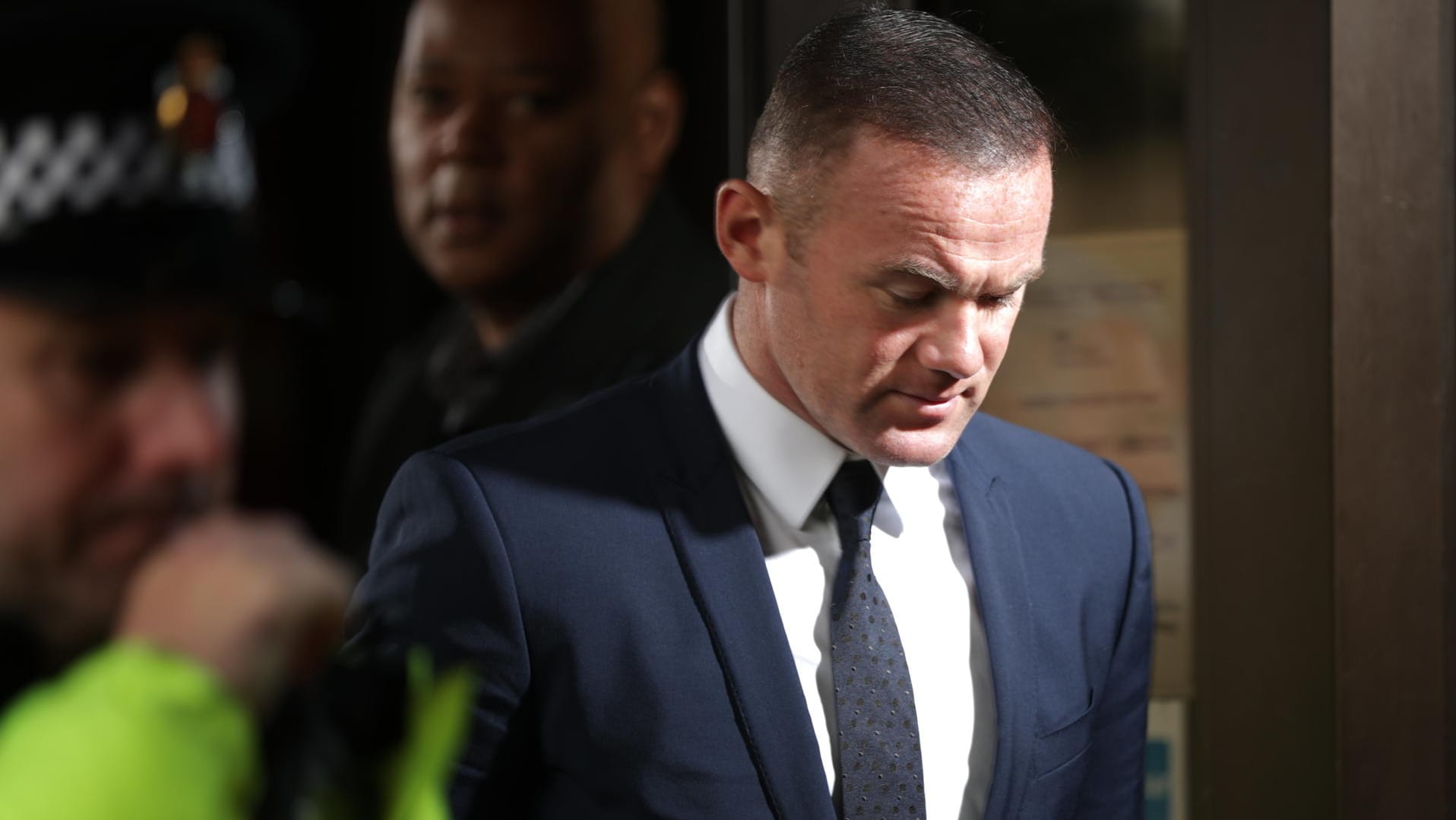 Everton-Star Wayne Rooney bei Verlassen des Gerichts in Stockport.