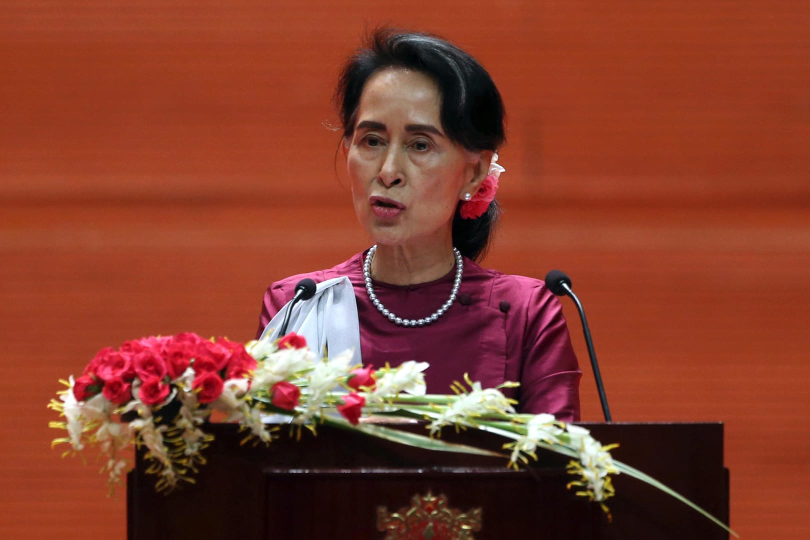 Die Friedensnobelpreisträgerin Aung San Suu Kyi bemüht sich um eine Lösung des Konflikts.