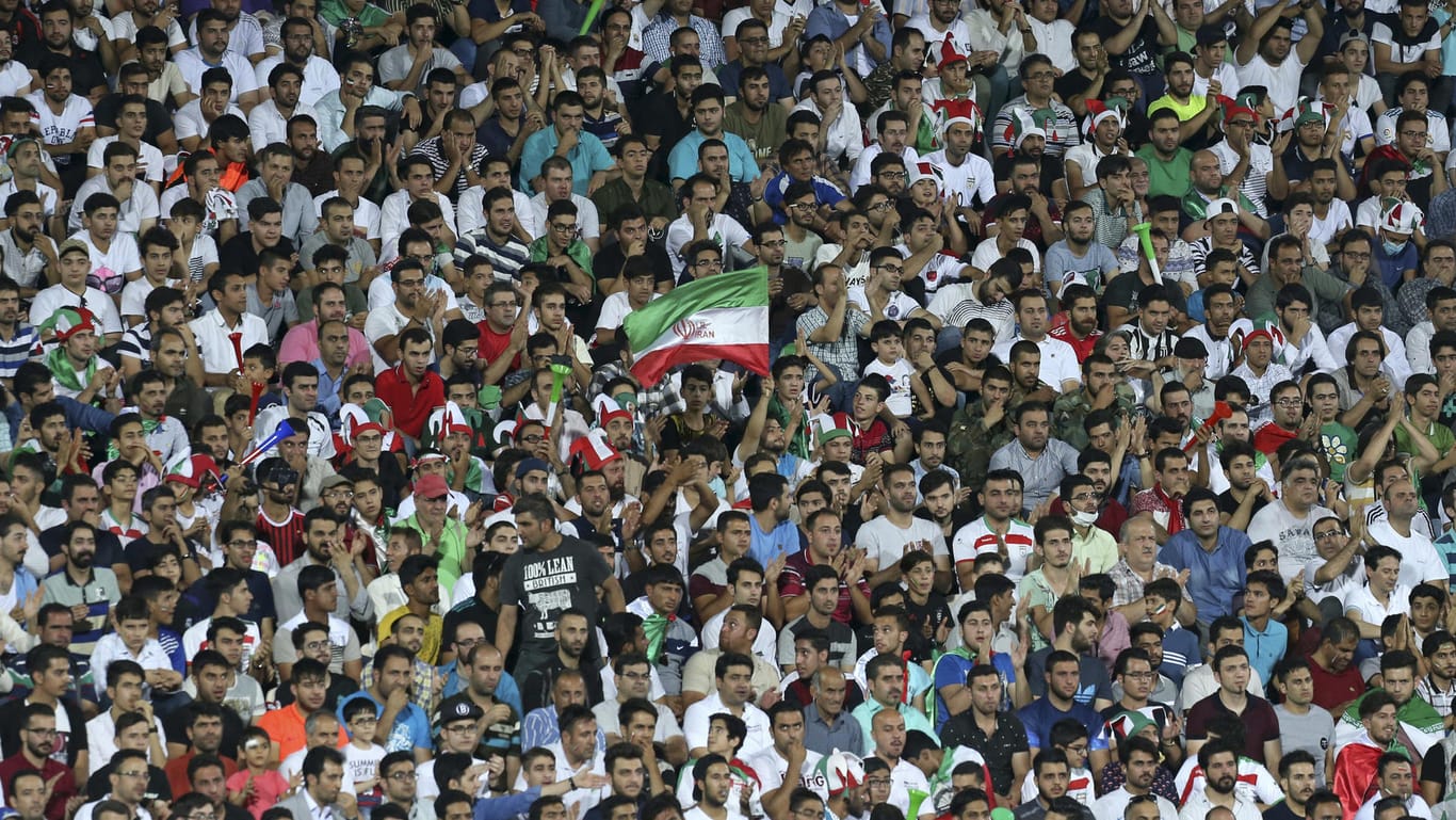 Die Spiele im Teheraner Asadi-Stadion dürfen weiterhin nur Männer sehen.