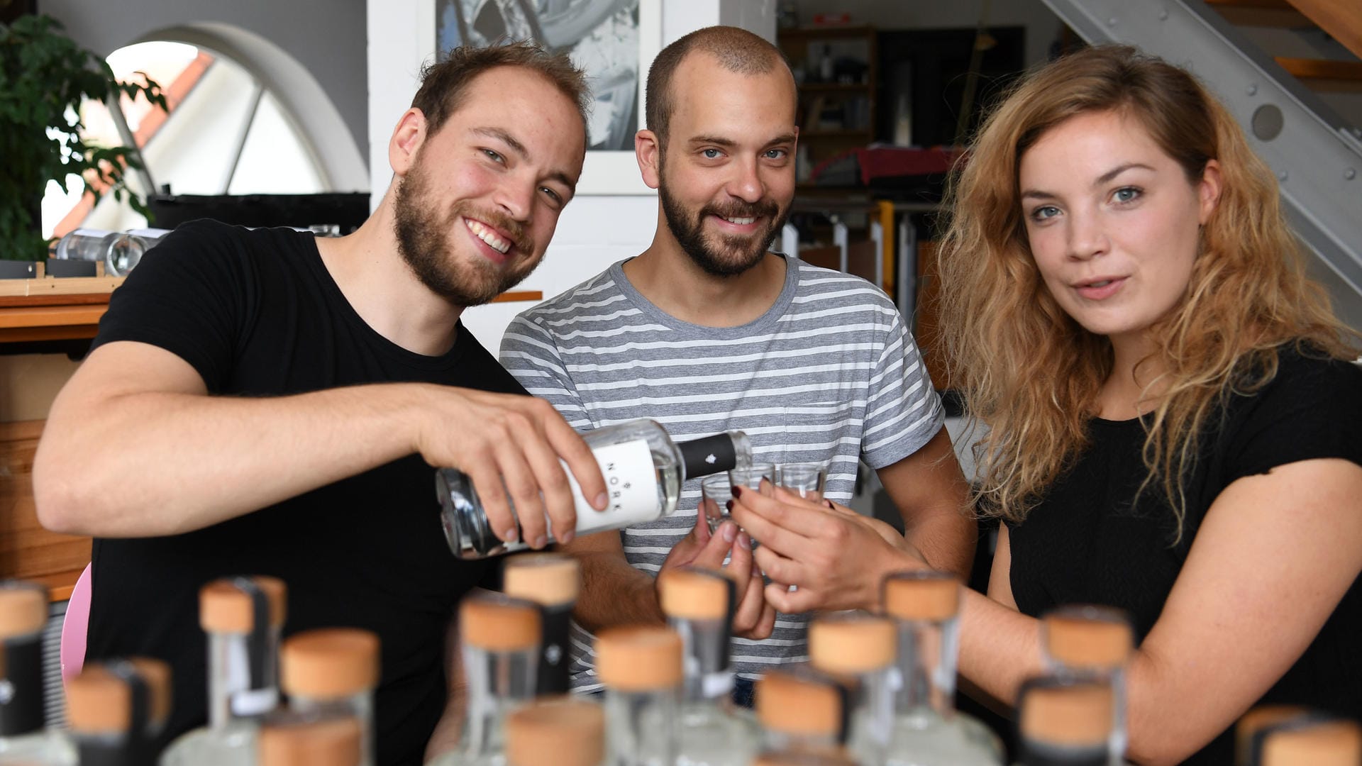 Die Gründer der Korn-Brennerei NORK (von links nach rechts): Johann Dallmeyer, Lars Galling und Ann-Katrin Dallmeyer