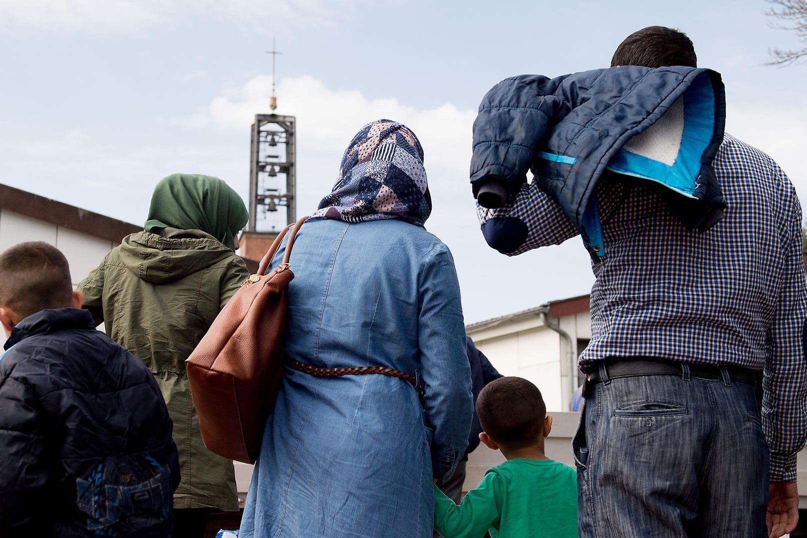 Syrische Flüchtlinge am Grenzdurchgangslager Friedland in Niedersachsen. Das Thema Familiennachzug wird auch die kommende Bundesregierung beschäftigen.