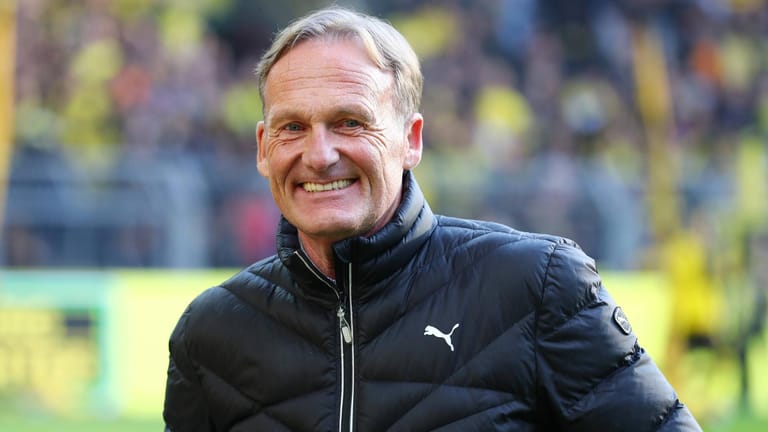 So grinst ein Tabellenführer: BVB-Geschäftsführer Hans-Joachim Watzke ist mit seinem Klub derzeit sportlich erfolgreich.