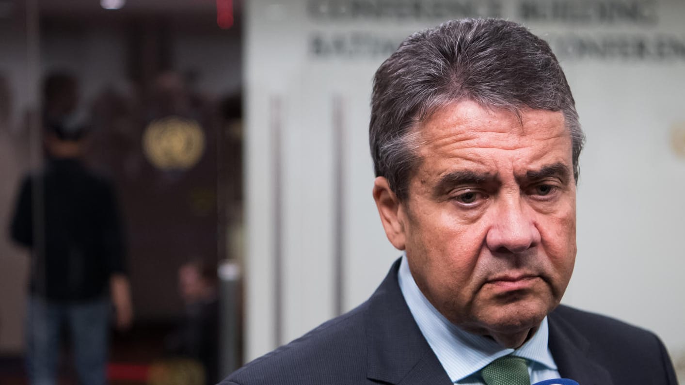 Außenminister Sigmar Gabriel macht sich Sorgen um die Zukunft des Atom-Deals mit dem Iran. Außenminister Sigmar Gabriel macht sich Sorgen um die Zukunft des Atom-Deals mit dem Iran.