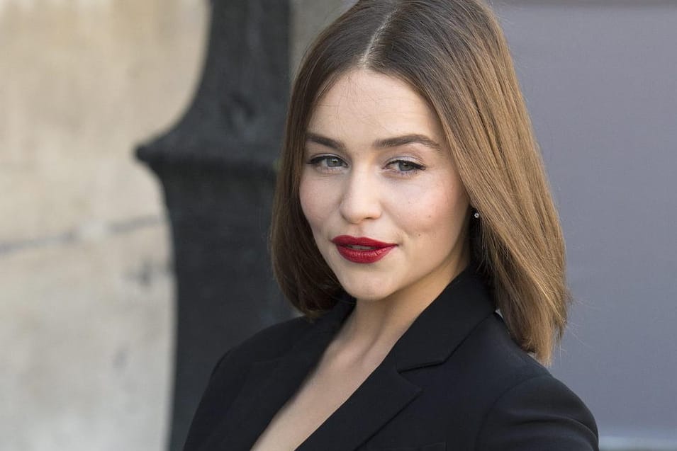 Mit glattem braunen Haar: So kennt man Emilia Clarke außerhalb von Westeros.