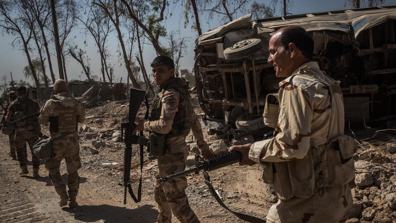 Irakische Soldaten auf dem Vormarsch gegen den IS.