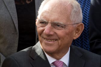 Bundesfinanzminister Wolfgang Schäuble warnt vor einer Verbitterung der Menschen in den neuen Bundesländern.