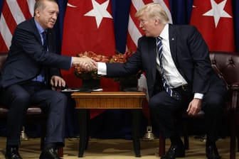 Versöhnung am Rande der UN-Vollversammlung: Erdogan und Trump beim Handschlag.