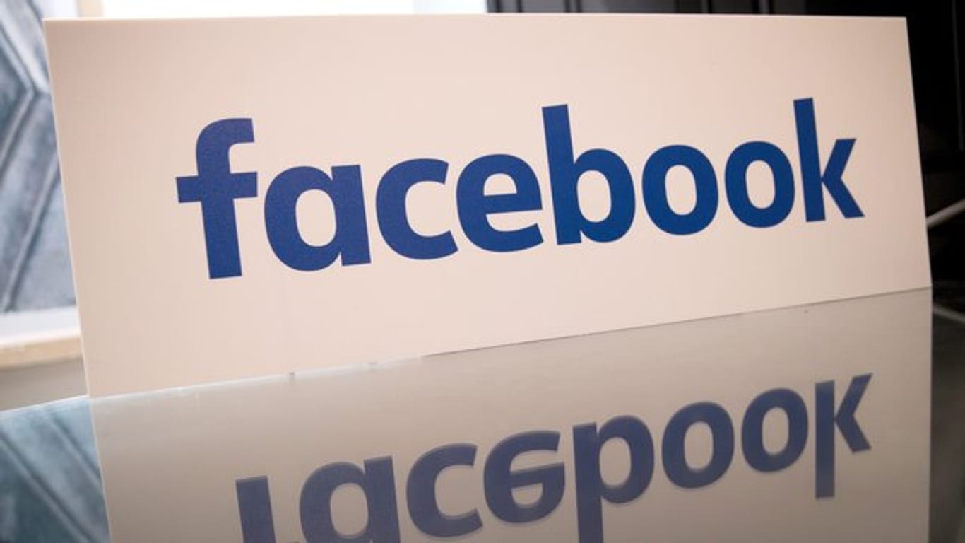 Facebook will mutmaßlich von russischen Drahtziehern geschaltete Werbeanzeigen dem US-Kongress offenlegen.