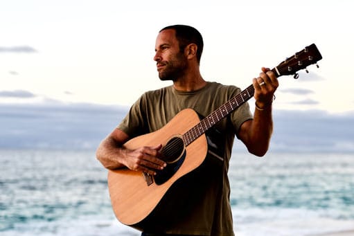 Jack Johnson regt zum Nachdenken an.