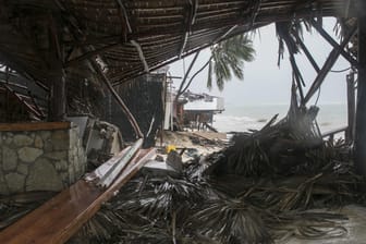 Das Captain Cook Restaurant am Cofrecito Beach ist stark beschädigt worden.