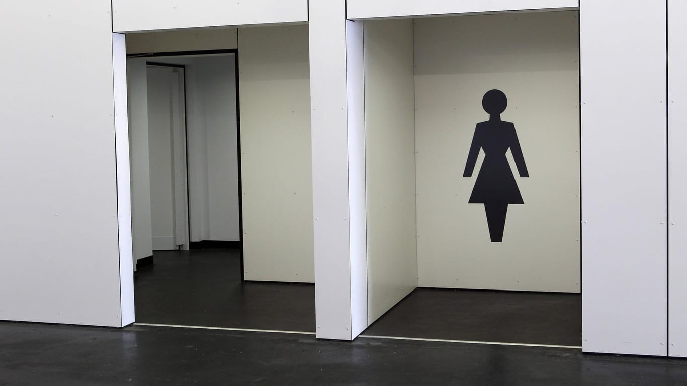Rathaus-Mitarbeiter soll heimlich Aufnahmen von Damentoilette gemacht haben