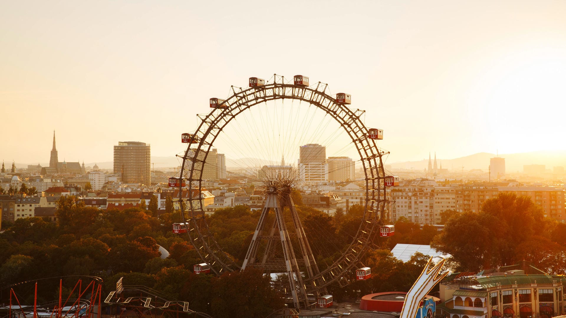 Der Wiener Prater ist in der kühleren Jahreszeit ein eher bedrückender Ort - denn die Menschenleere verleiht dem Ort etwas Tristes. Anders sieht das im Sommer aus.